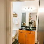 Apartment Modern Germantown - Walkable, Quiet &