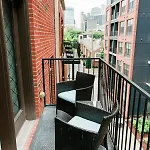 Modern Germantown Stay - Walkable, Quiet & Central