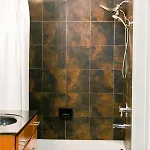 Modern Germantown - Walkable, Quiet & Apartment *