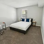 Brentwood A2 I Cozy & Comfy I 2bd I Free Parking Apartment *
