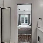 Group Getaway - 2 Homes Rooftops 28 Holiday home *
