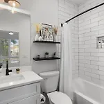 Holiday home Group Getaway - 2 Homes Rooftops 28