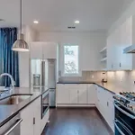 Broadview At The Gulch - Rooftop Lounge With Views Holiday home