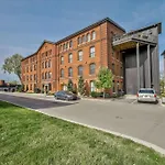 Luxe Loft With Speakeasy Parking And 2 Mi To Broadway