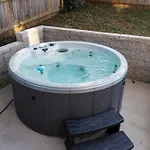 Holiday home Modern Stunner 5 Min To Dt Hot Tub Rooftop Views *
