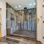 Modern Stunner 5 Min To Dt Hot Tub Rooftop Views Nashville