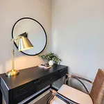 Holiday home Modern Stunner 5 Min To Dt Hot Tub Rooftop Views *