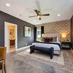 Modern Stunner 5 Min To Dt Hot Tub Rooftop Views Nashville