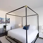 Songbird - Sleeps 16 - Two Rooftops With View