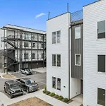 Nashville Townhouse With Rooftop & Modern Comfort