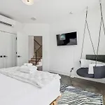 Townhouse With Rooftop & Modern Comfort Nashville