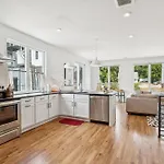 Townhouse With Rooftop & Modern Comfort * Nashville