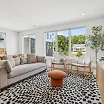 Townhouse With Rooftop & Modern Comfort
