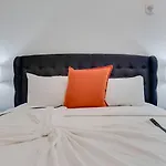 Boutique On Riverfront- Park Free Holiday home *