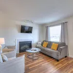 Riverfront Retreat-near Broadway, Pool, Park Free Holiday home *