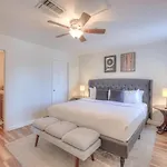 Holiday home Riverfront Retreat-near Broadway, Pool, Park Free