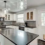 Oasis Of Nashville, With A Pool And Hot Tub ! *
