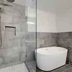 Oasis Of Nashville, With A Pool And Hot Tub ! Holiday home