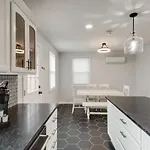 Holiday home Oasis Of Nashville, With A Pool And Hot Tub !
