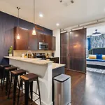 Fabulous Nashvegas Loft Retreat Near Vandy Off West End Mins To Broadway Holiday home *
