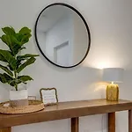 Luxury 2-bd, 2-bth Downtown Riverfront, Park Free Holiday home