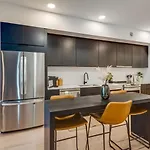 Luxury 2-bd, 2-bth Downtown Riverfront, Park Free Nashville