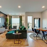 Holiday home Luxury 2-bd, 2-bth Downtown Riverfront, Park Free