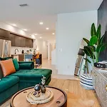 Holiday home Luxury 2-bd, 2-bth Downtown Riverfront, Park Free *