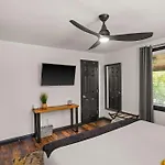 Cozy Close To Opry & Downtown Large Deck * Nashville