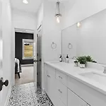 Two Adjacent Homes By 12 South And Belmont That Sleeps 24 Nashville