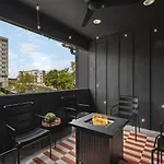 Holiday home Two Adjacent Homes By 12 South And Belmont That Sleeps 24 *