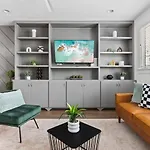 Two Adjacent Homes By 12 South And Belmont That Sleeps 24