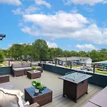 Holiday home 4 Bdr For 12 W Rooftop Deck & Firepit Nashville