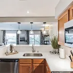 Riverfront Charm - A Scenic Downtown For 6 * Nashville