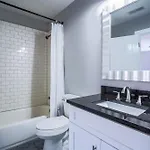Holiday home Chic Townhome In Trendy East Nash Nashville