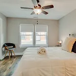 Side By Side Townhomes In East Holiday home *