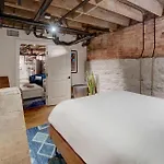 Historic Near Downtown Holiday home Nashville