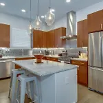 Dual - 1 Mile From Dt Nash & Farmers Market Nashville