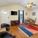 Holiday home Delightful Duplex - Steps Away From Tsu