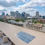 Riverfront In Dt Holiday home