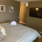 Riverfront In Dt Holiday home *