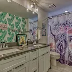 Beautiful Balcony Sleeps 12 4 Miles From Broadway *