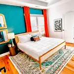 Glamorous 3 Bdr In East - Pet Friendly Holiday home *