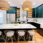 Glamorous 3 Bdr In East - Pet Friendly Holiday home Nashville