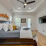 Sleek & Convenient East