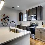 Quiet - Prime Locale Within Mins To Dt *