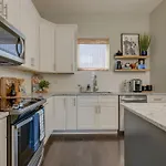 Luxury 3 Bed Close To Downtown Holiday home *