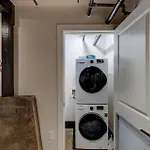 2 Separate Units With Exclusive Access To Club Nashville