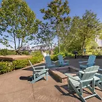 2 Bdr Riverfront Living In Downtown Nashville