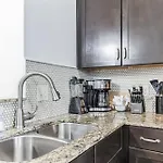 Holiday home Chic And Modern West End Living Nashville